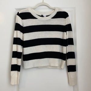 H&M cropped black and white sweater. Size Small.